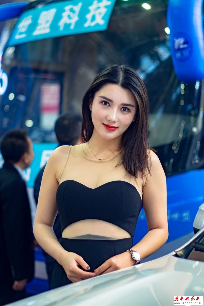 冷艷女神亮相深圳改裝車展！